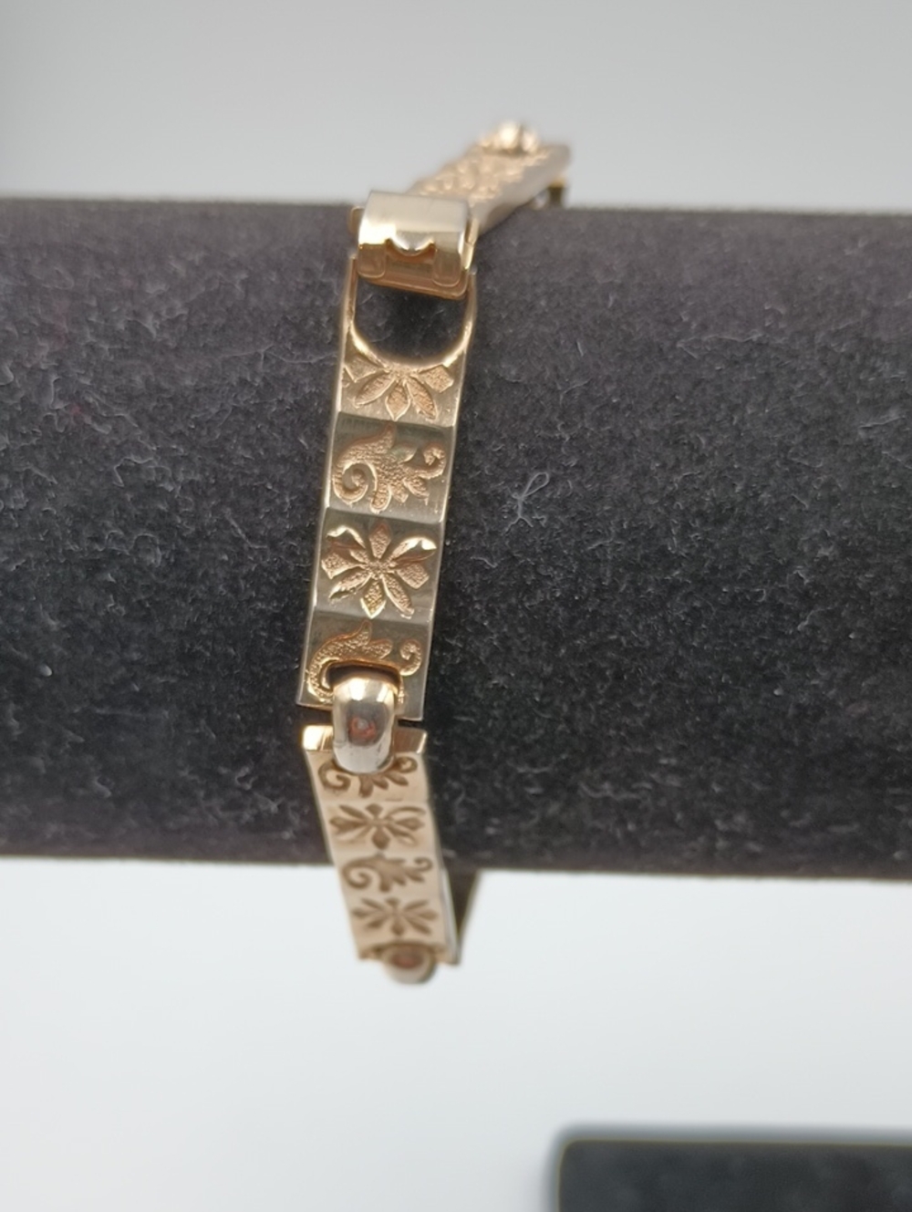 Tara Vintage Gold Plated Links Engraved Floral Pattern Bracelet